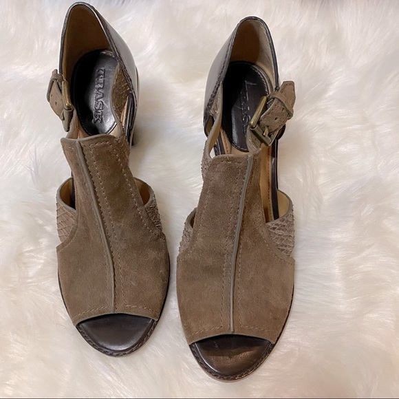 Trask Ginger Suede Heeled Sandals - Picture 2 of 5